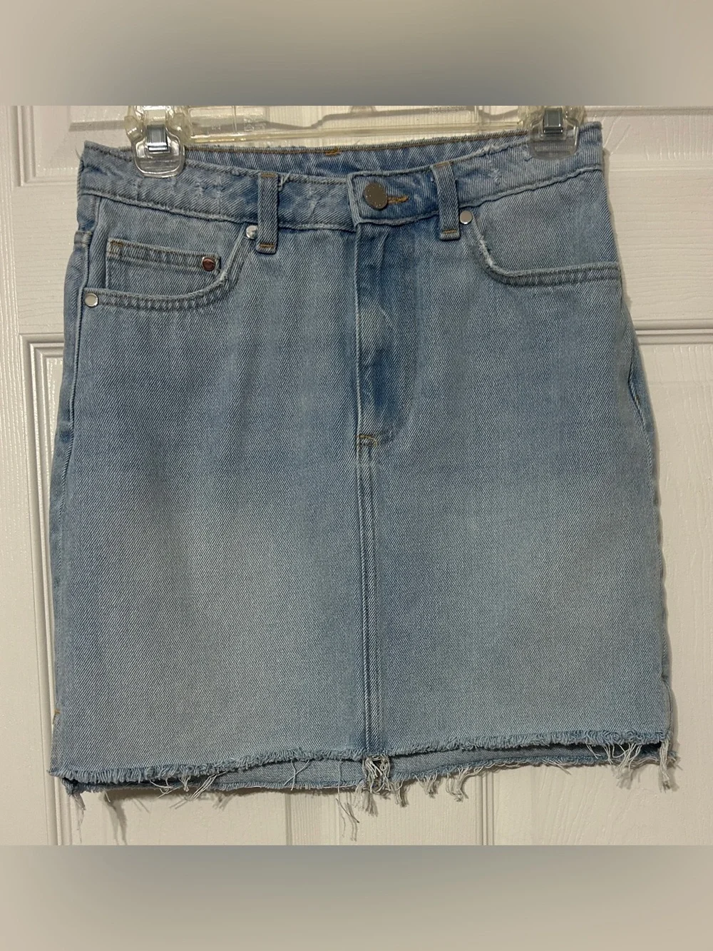 H&M Women’s Cut Off Denim Mini Skirt Size 6 - Picture 1 of 5